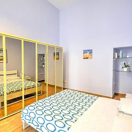 Apartment Sleeps 6 Wifi Naples